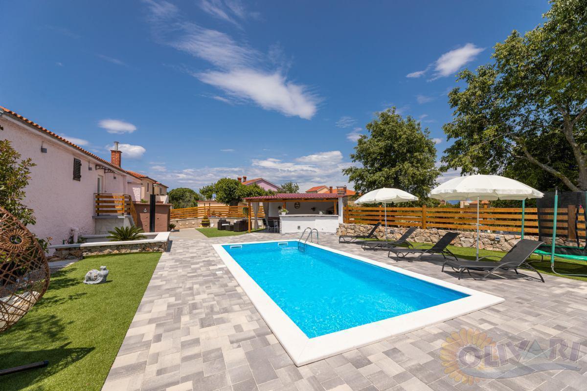 Casa vacanze Meri con la piscina riscaldata, isola di Krk, Gabonjin