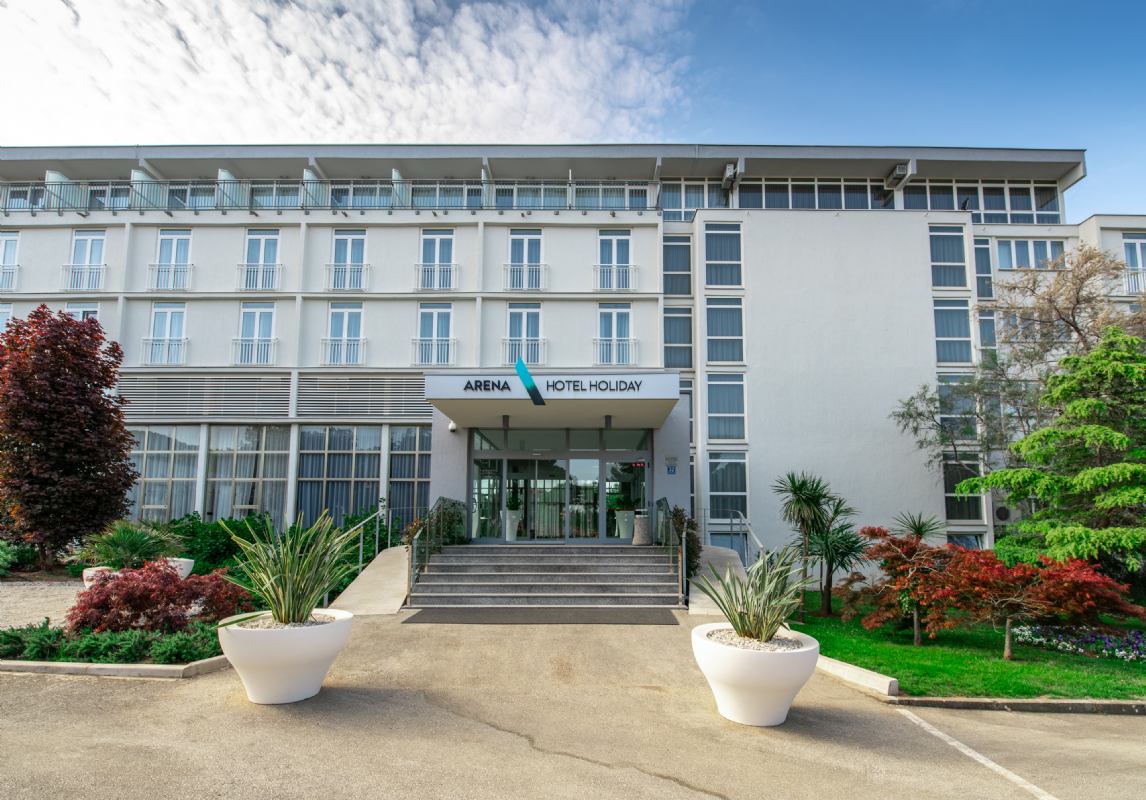 Arena Hotel Holiday 
