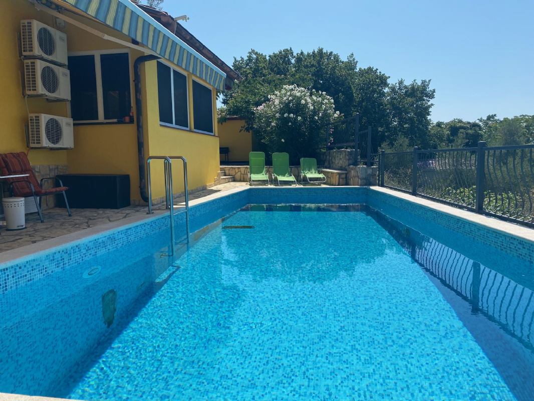 Vacation house Malnar with pool island Krk Skrbcici 