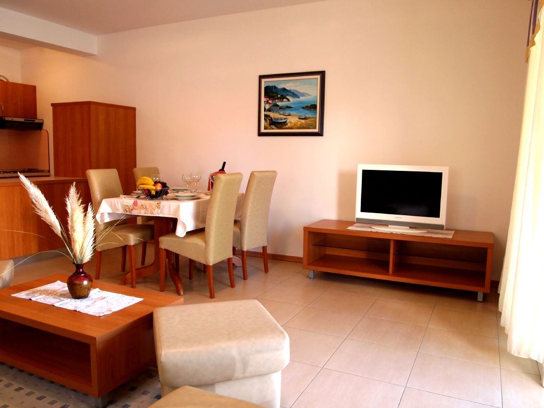 Apartment 4