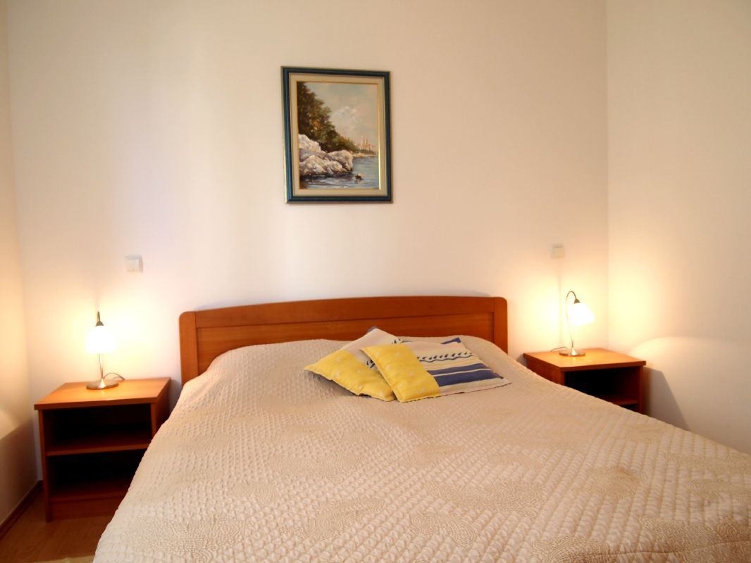Apartment 4