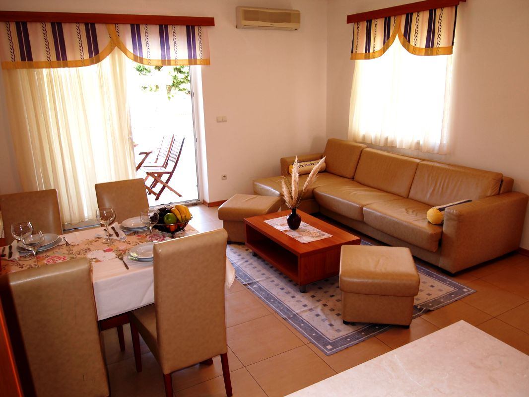 Apartment 4