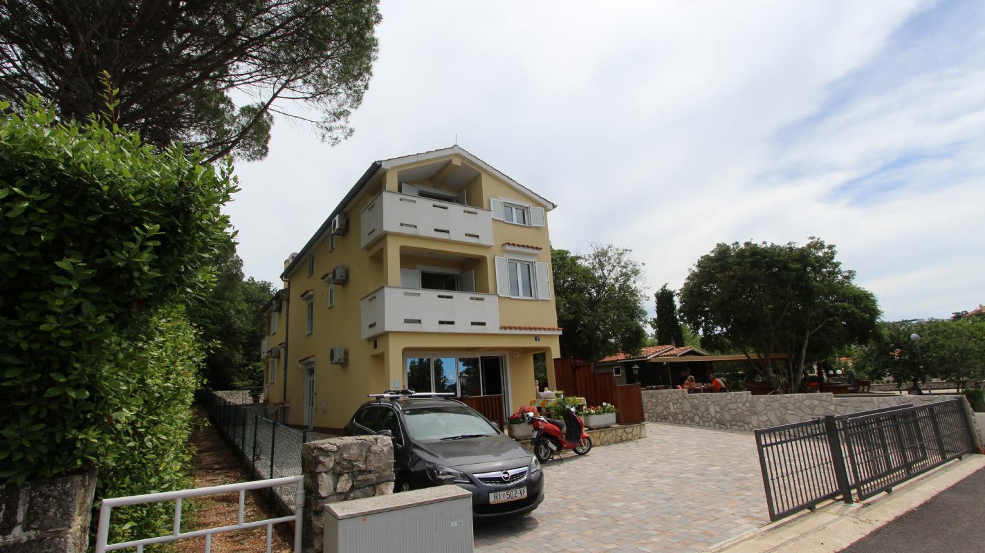 Apartment Rova 1