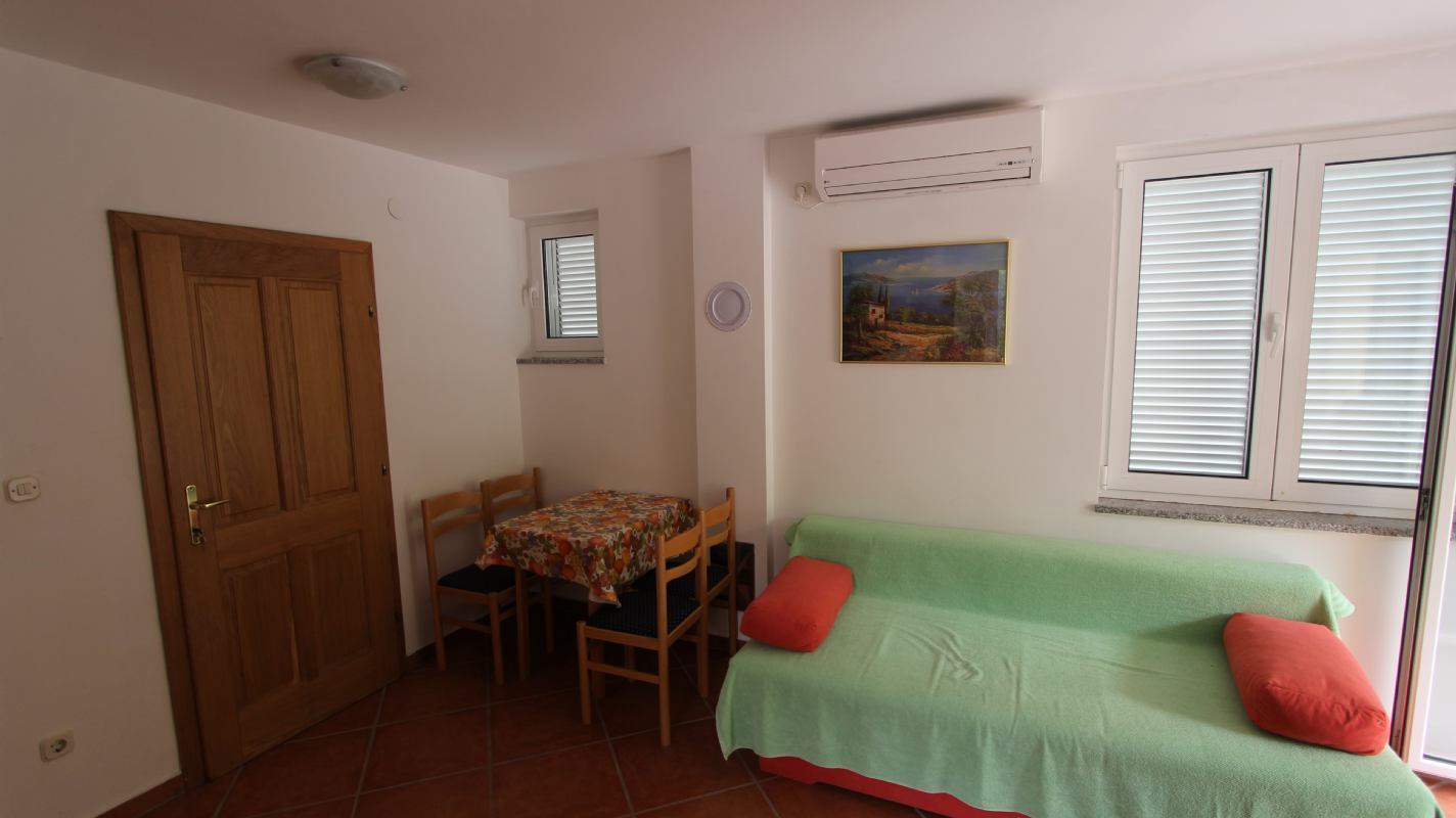 Apartment Rova 1