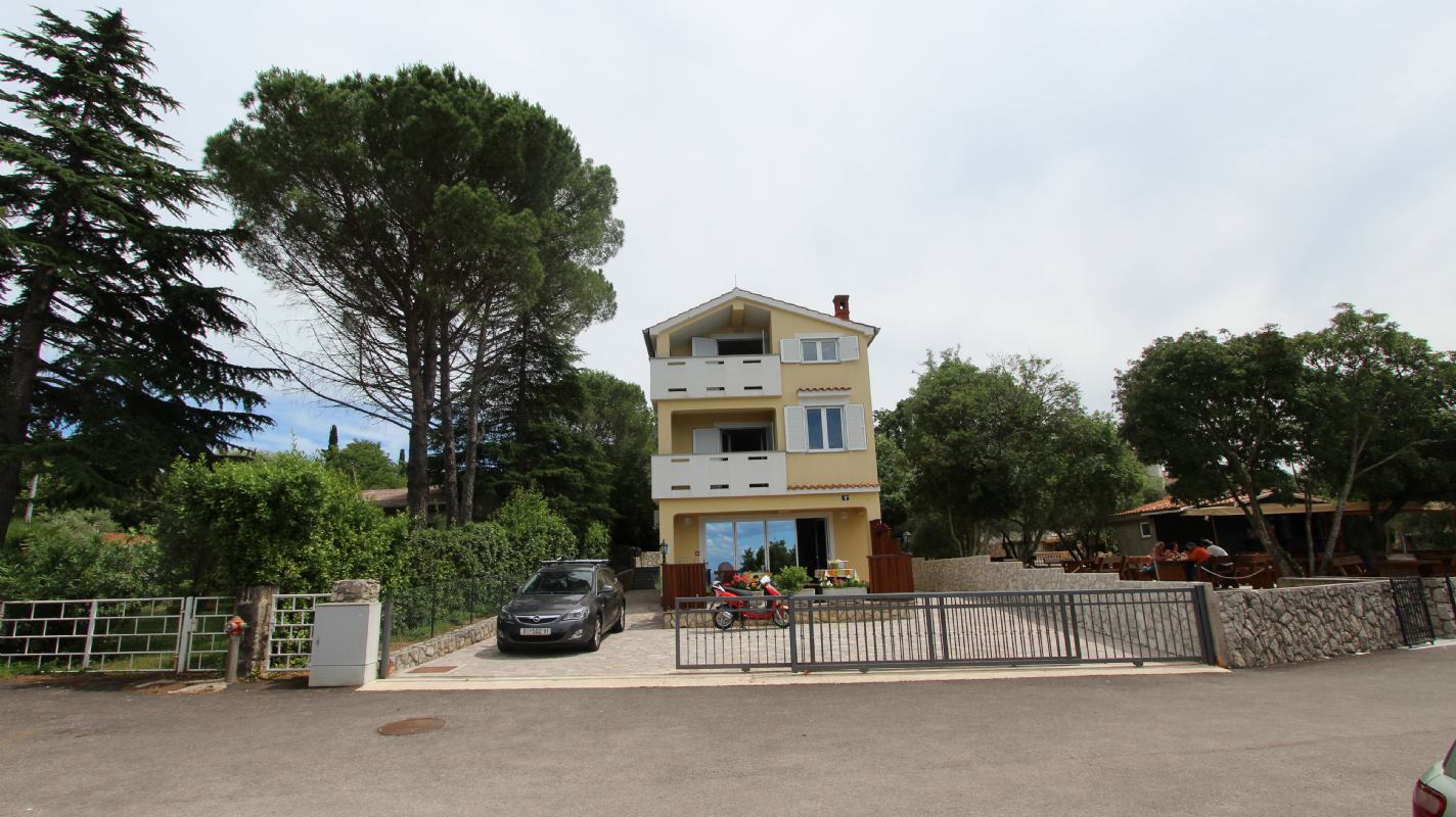 Apartment Rova 4