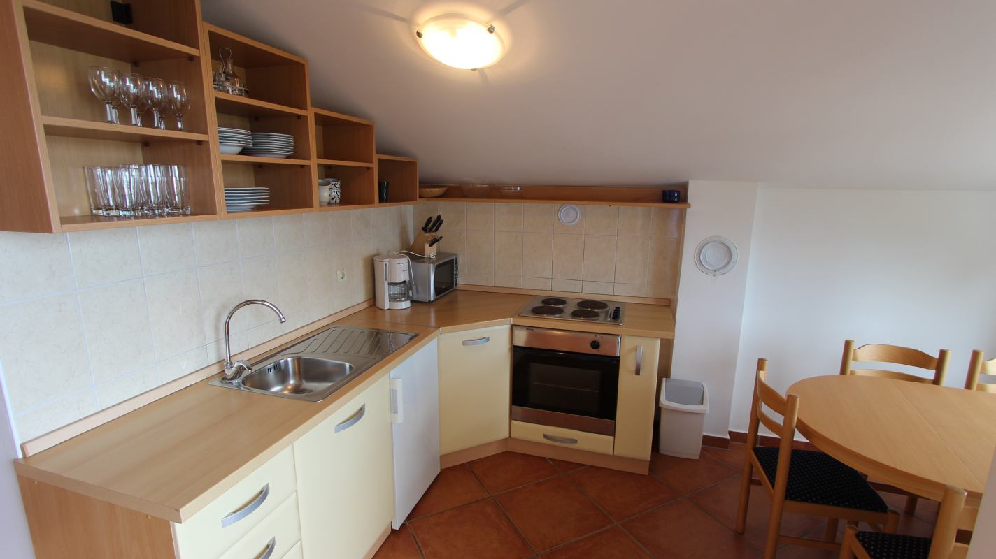 Apartment Rova 4