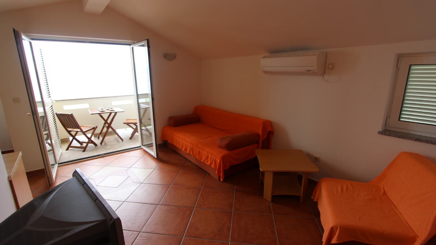 Apartment Rova 4