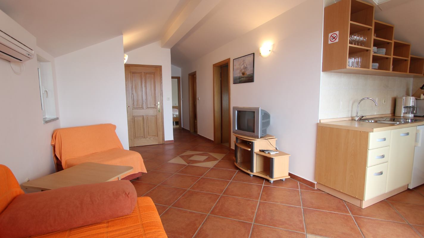 Apartment Rova 4
