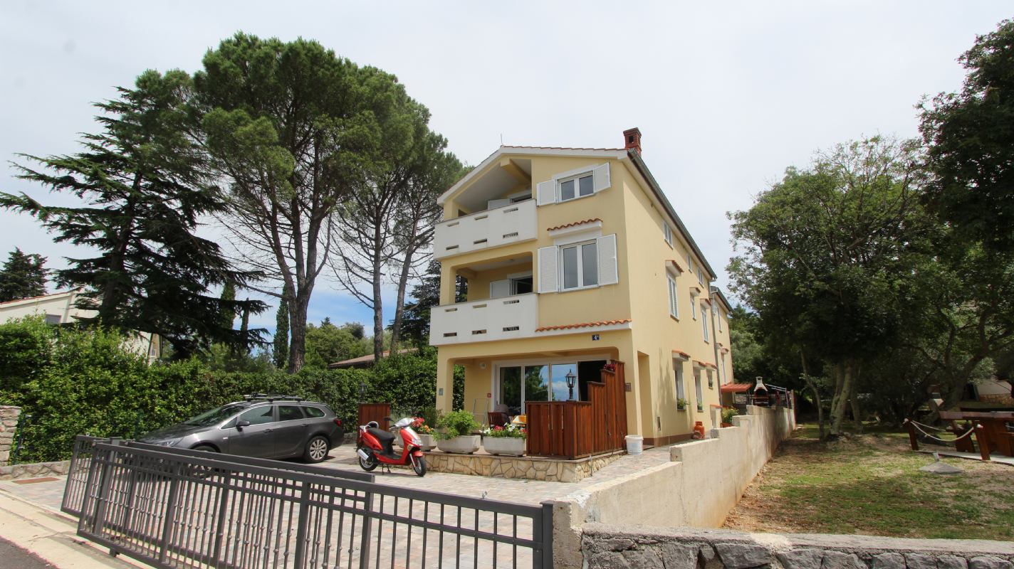 Apartment Rova 4