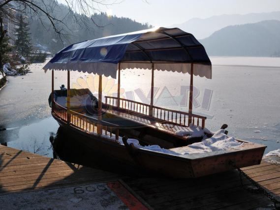 Am Bezaubernden bleder See im Juni