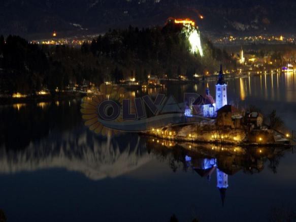 Am Bezaubernden bleder See im Juni