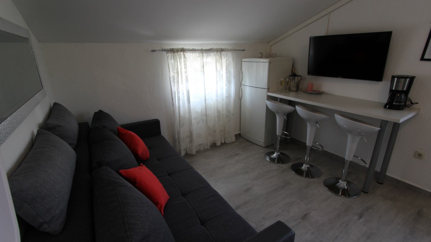 Apartman Ap2+2 br3 otok Krk Malinska