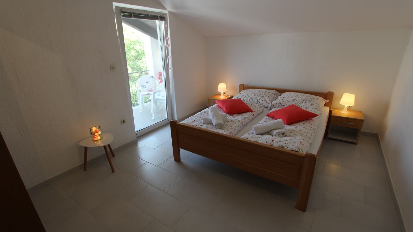 Apartman Ap2+2 br3 otok Krk Malinska