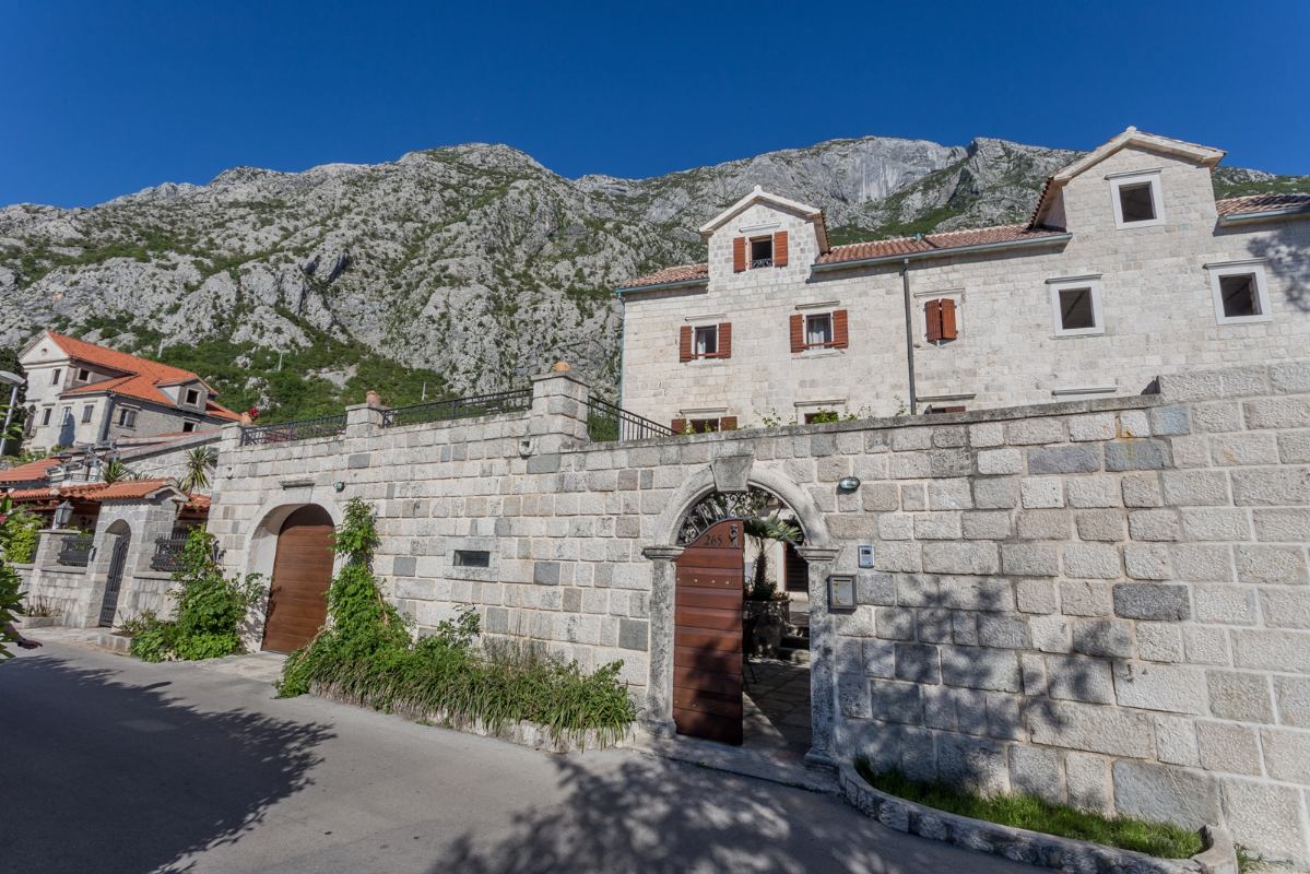Villa Dena Kotor bucht Montenegro