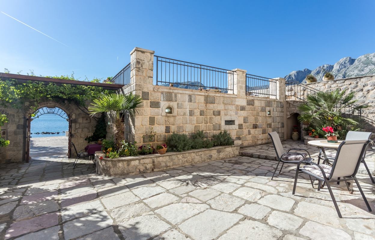 Villa Dena Kotor bucht Montenegro