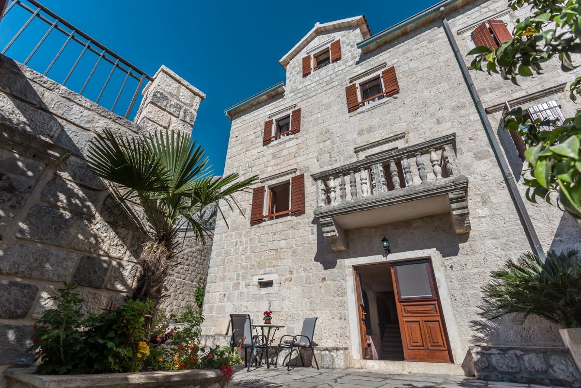 Villa Dena Kotor bucht Montenegro