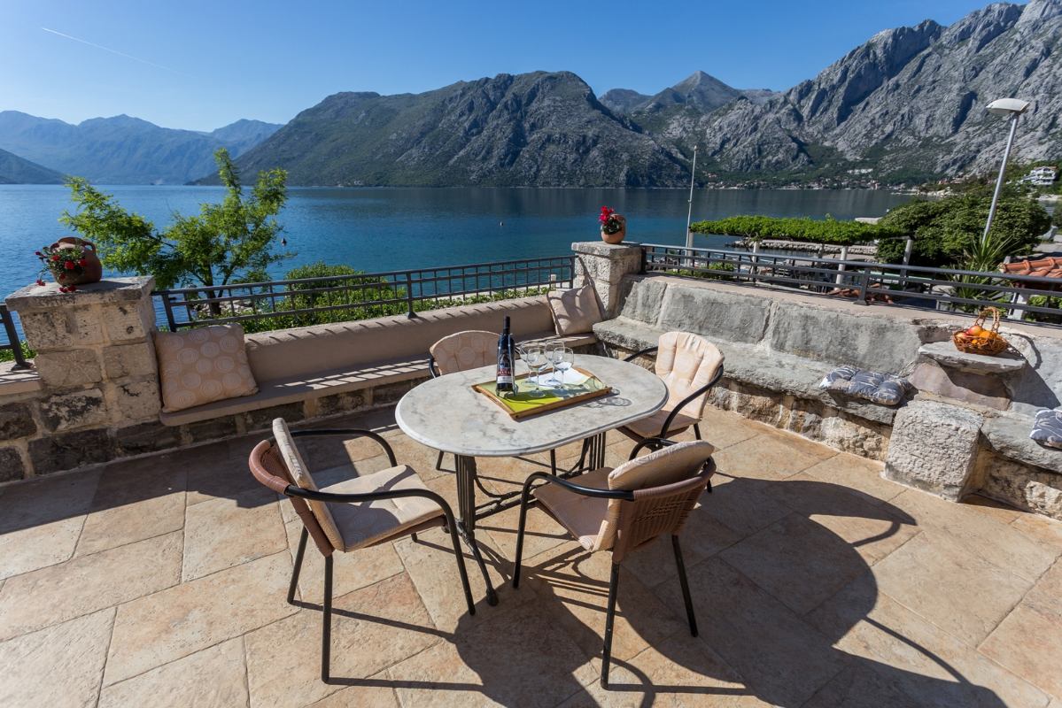 Villa Dena Kotor bucht Montenegro