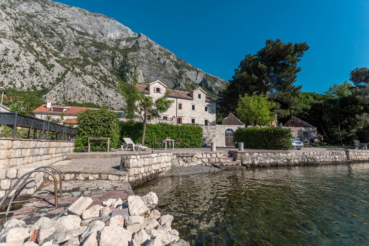 Villa Dena Kotor bucht Montenegro