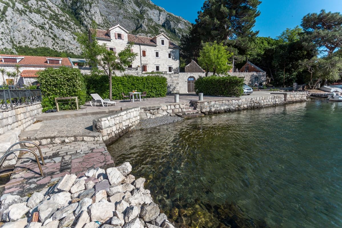 Villa Dena Kotor bucht Montenegro