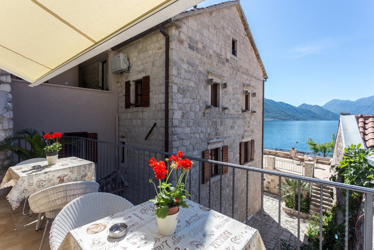 Villa Dena Kotor bucht Montenegro