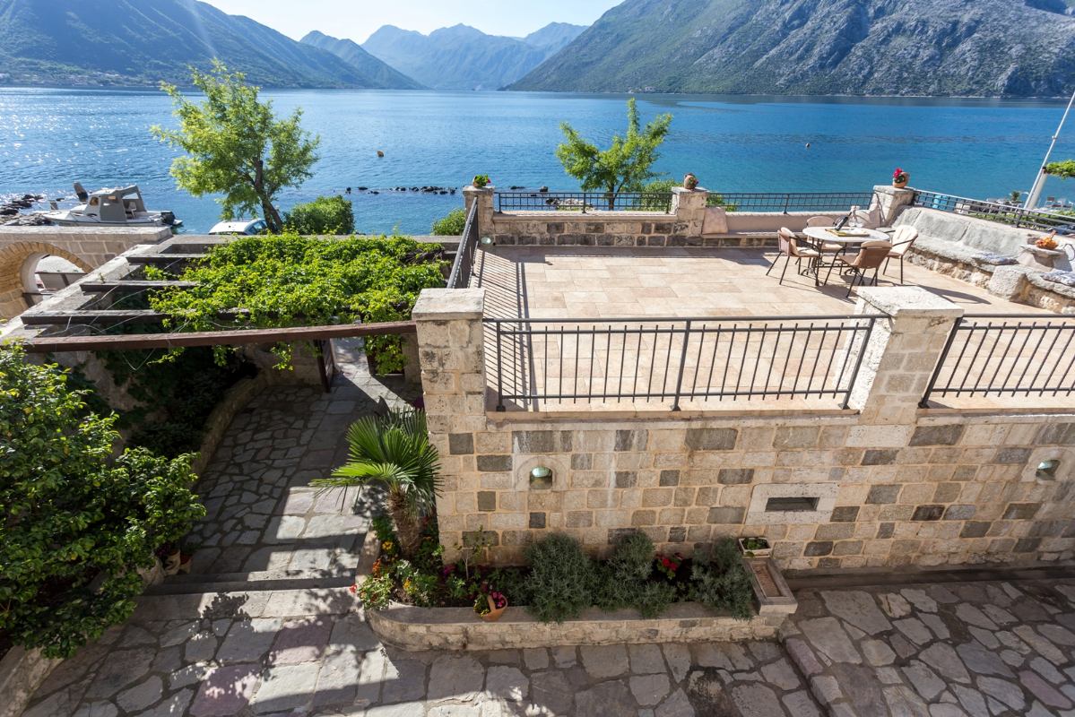 Villa Dena Kotor bucht Montenegro