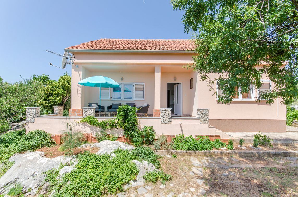 Ferienhaus Rossi mit Pool Dalmatien Riviera Sibenik Primosten KrculjHarambasini