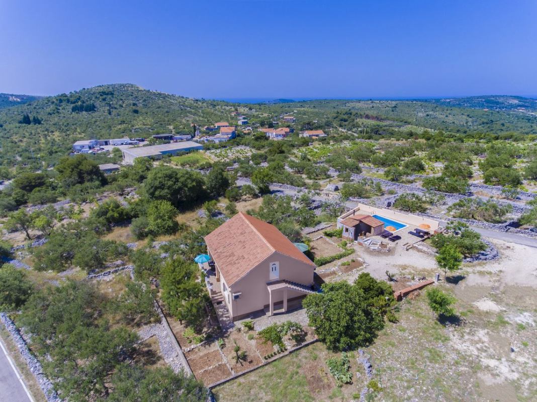Ferienhaus Rossi mit Pool Dalmatien Riviera Sibenik Primosten KrculjHarambasini