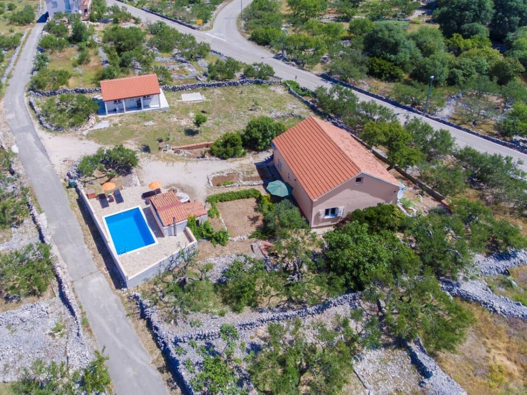 Ferienhaus Rossi mit Pool Dalmatien Riviera Sibenik Primosten KrculjHarambasini