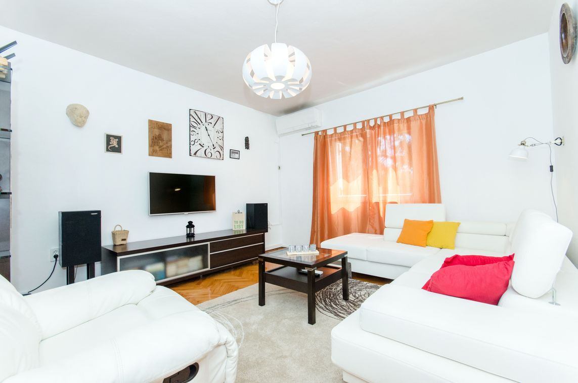 Ferienhaus Rossi mit Pool Dalmatien Riviera Sibenik Primosten KrculjHarambasini