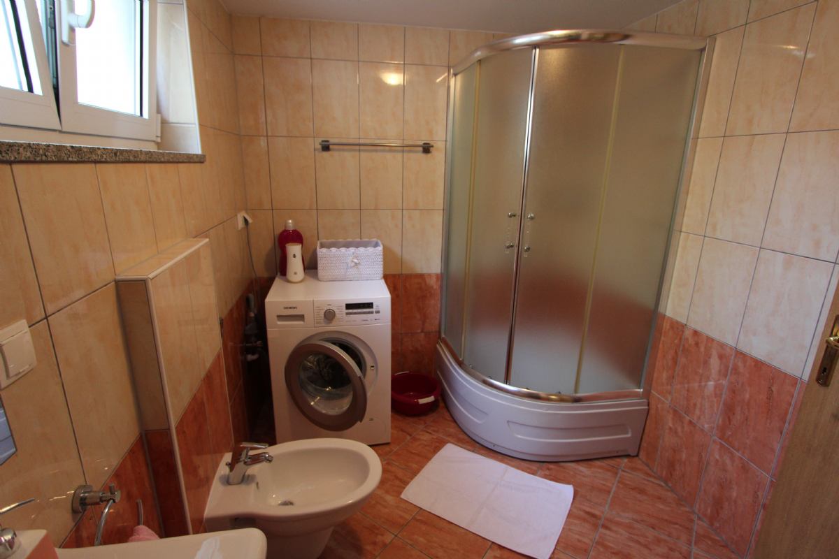 Apartment Rova 5