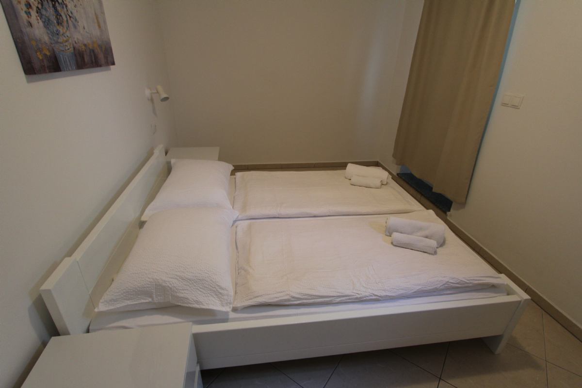 Apartment Rova 5
