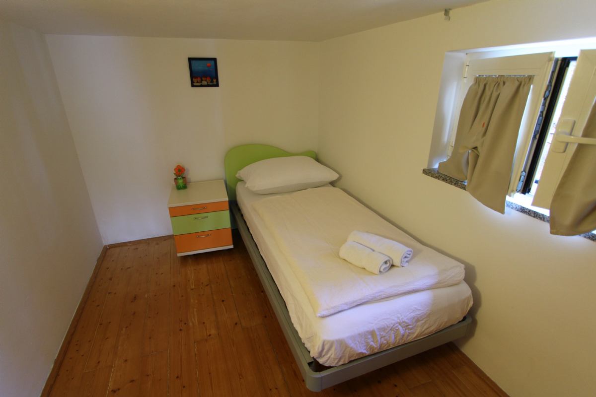 Apartment Rova 5