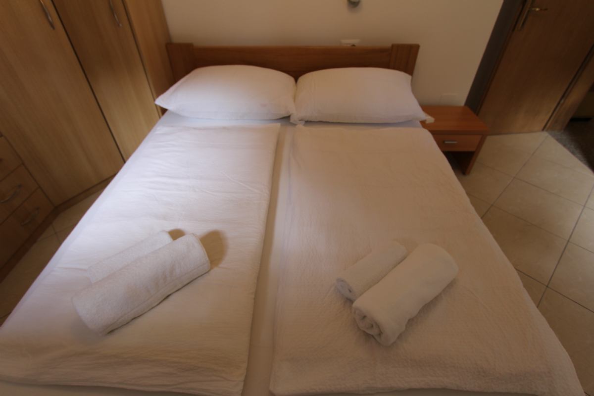 Apartment Rova 5