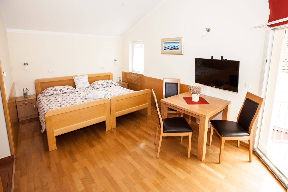 Economy room 204