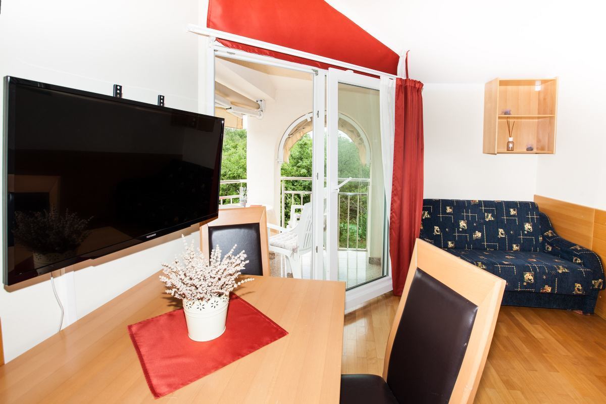 Pansion Vago Family  room 106