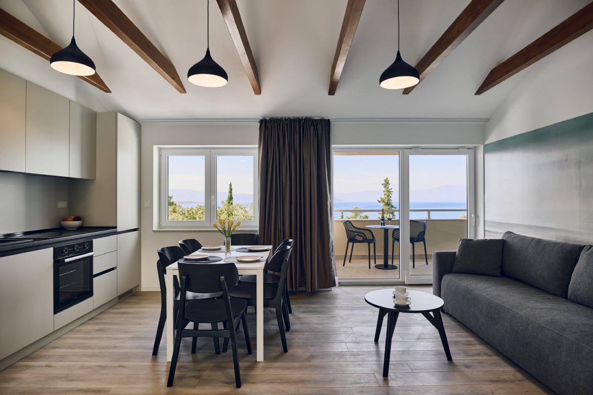 Dvosobni apartman s balkonom i pogledom na more