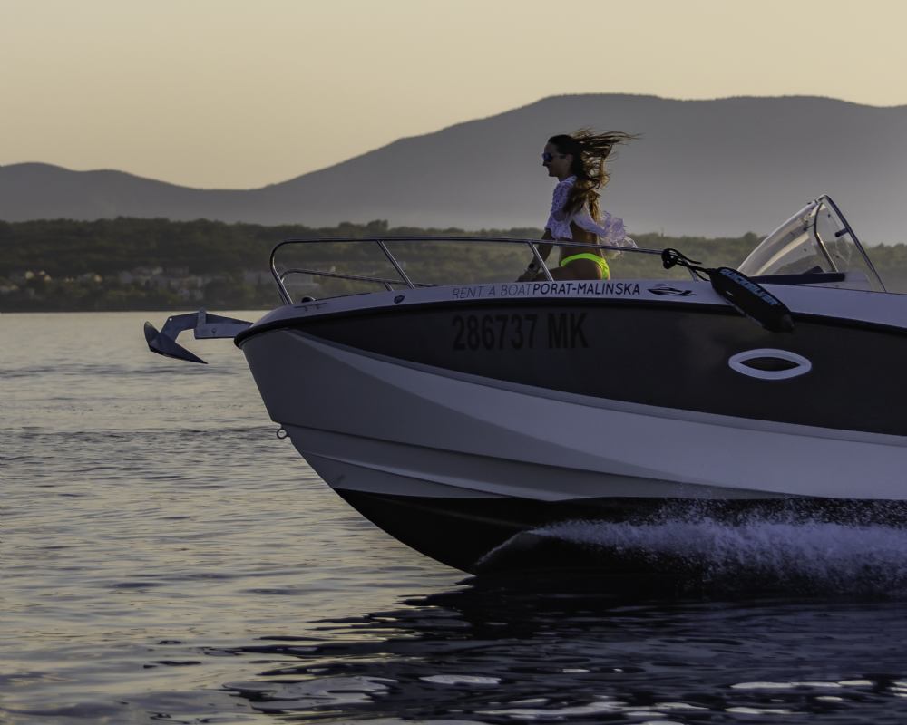 QUICKSILVER ACTIV 755 SUNDECK 