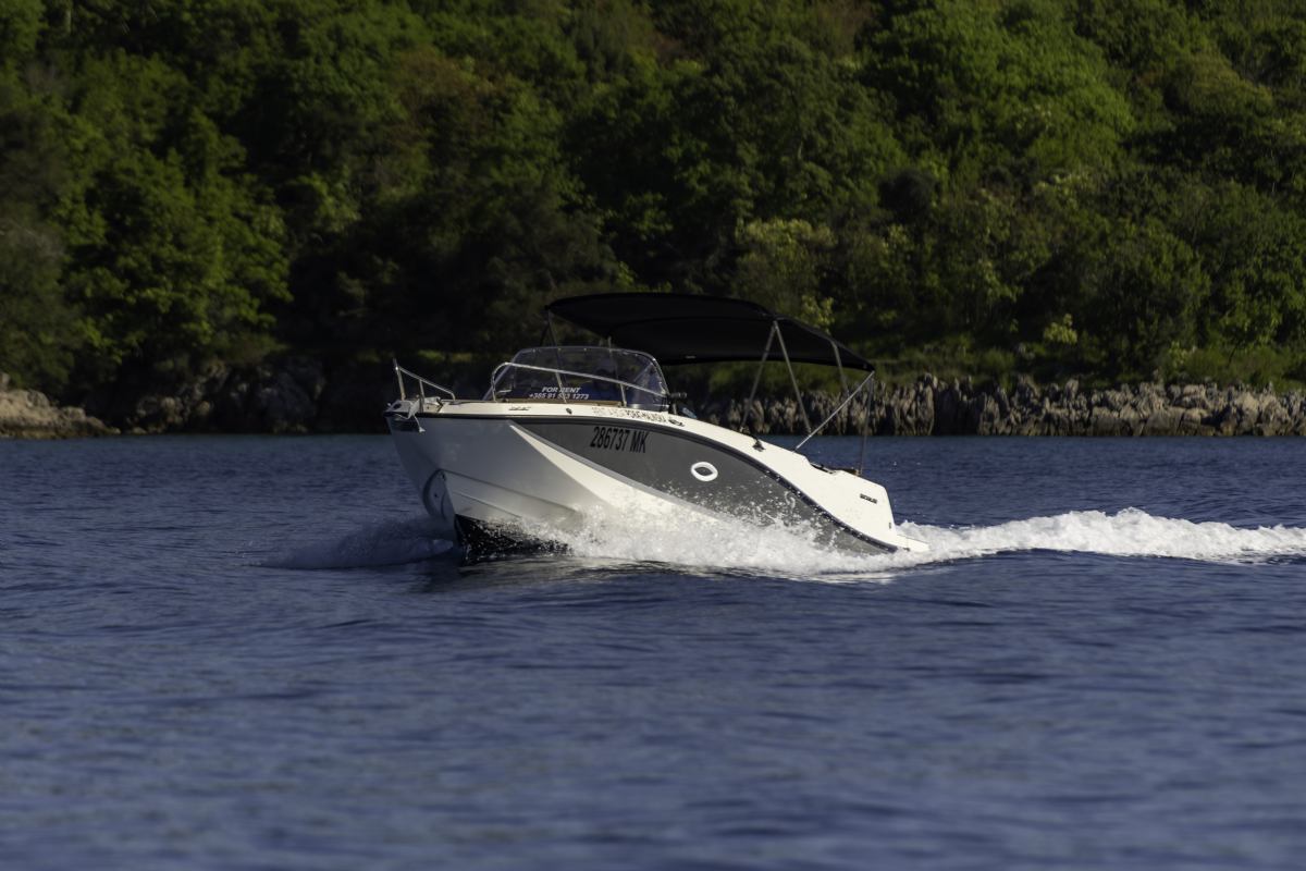 QUICKSILVER ACTIV 755 SUNDECK 