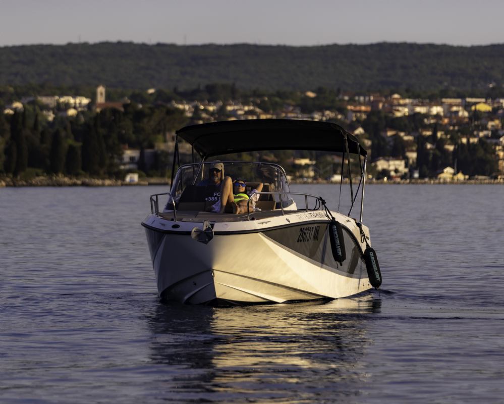 QUICKSILVER ACTIV 755 SUNDECK 