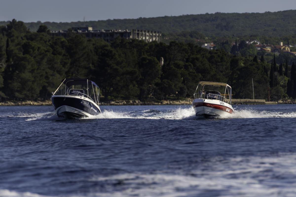 QUICKSILVER ACTIV 755 SUNDECK 