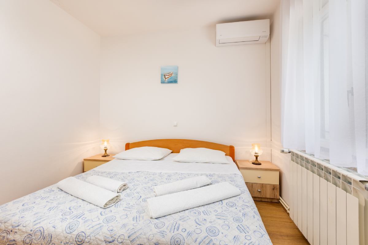 Room Vera 5