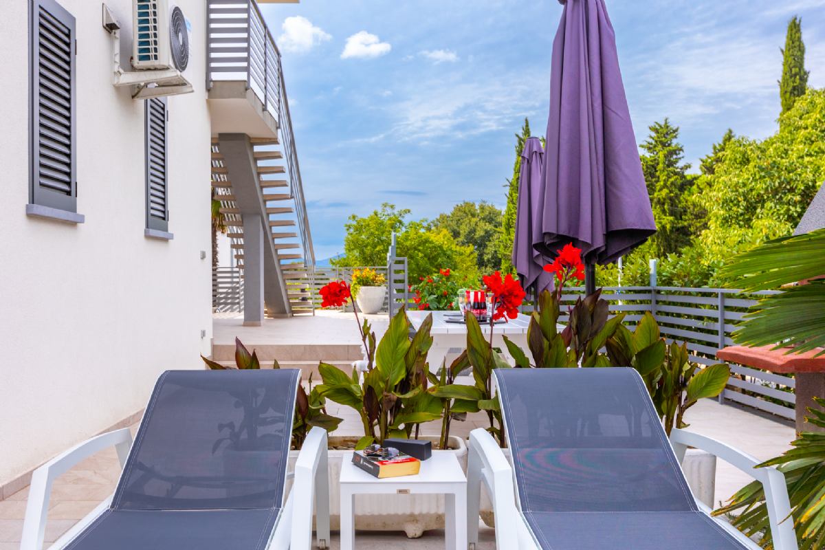 Apartments Pivas with Swimmingpool Island Krk Malinska