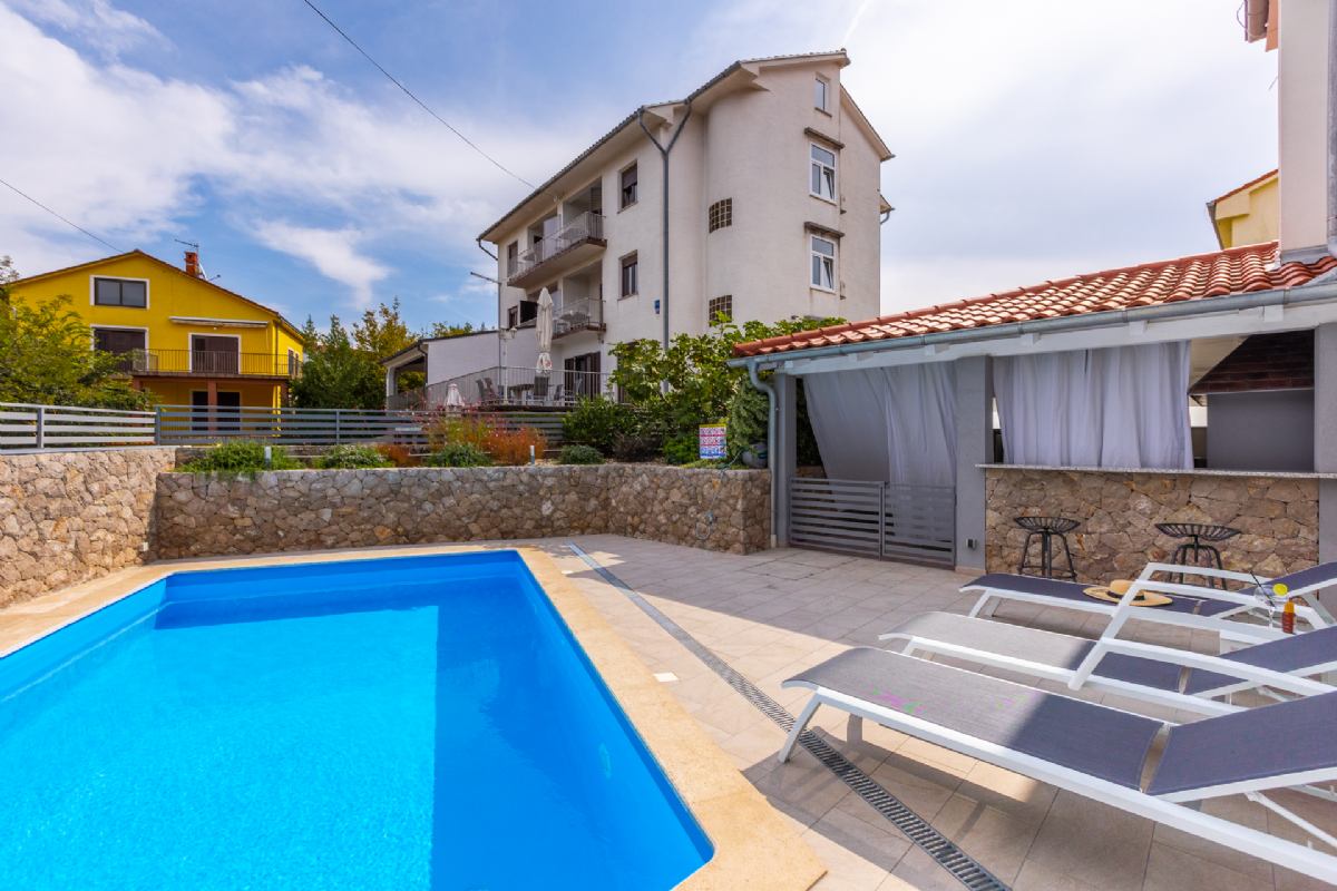 Apartments Pivas with Swimmingpool Island Krk Malinska