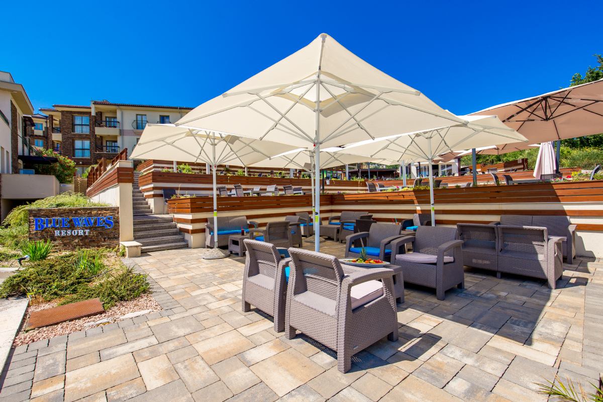 Blue Waves Resort